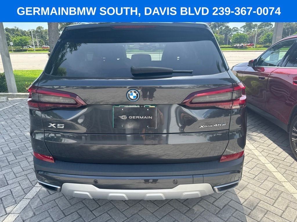 Certified Used 2022 Dark Graphite BMW xDrive45e image 5