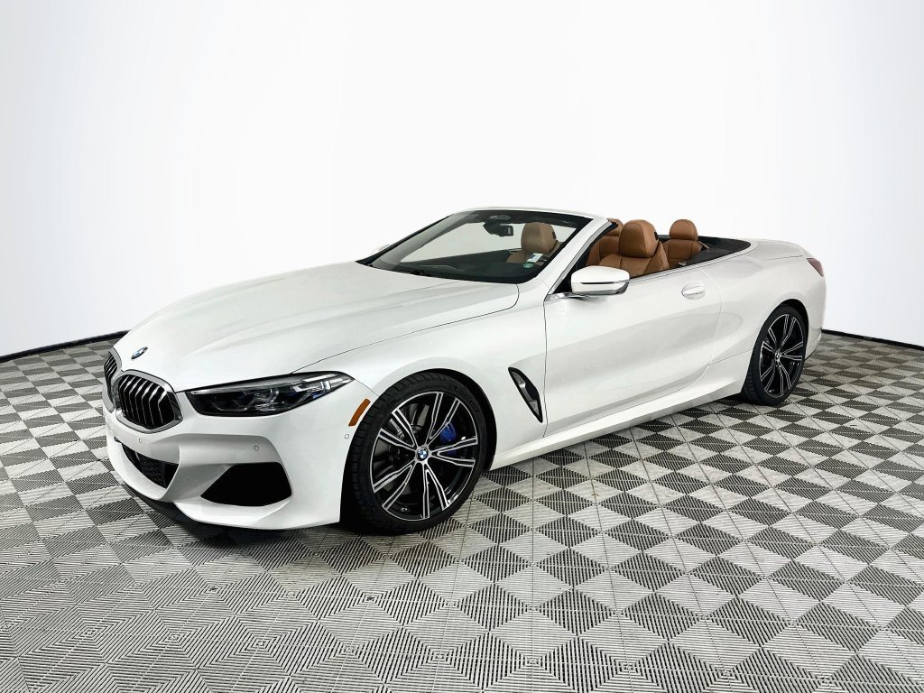 Used 2022 White BMW M850i xDrive image 3