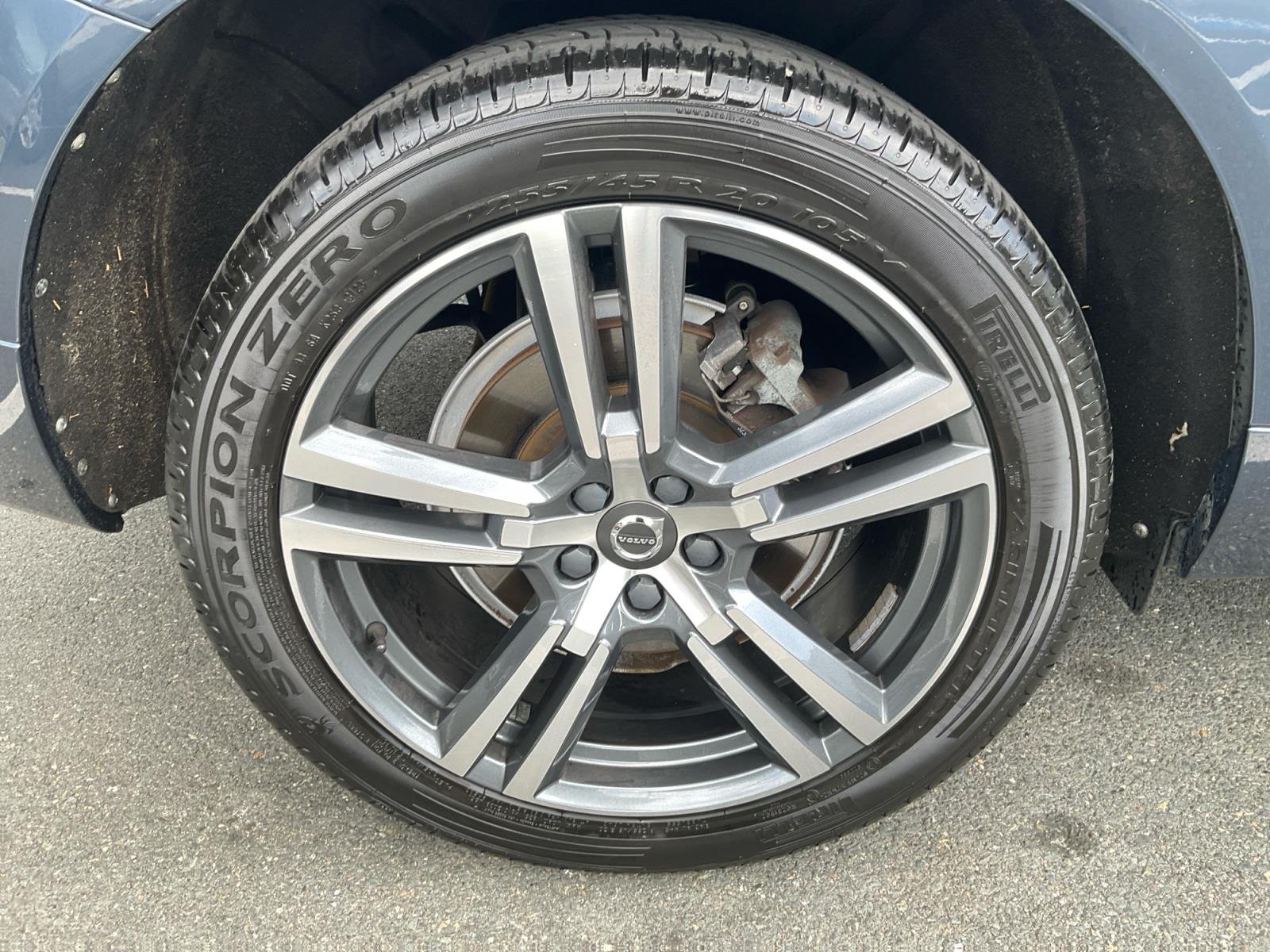Used 2018  VOLVO T6MOMENTUM image 16