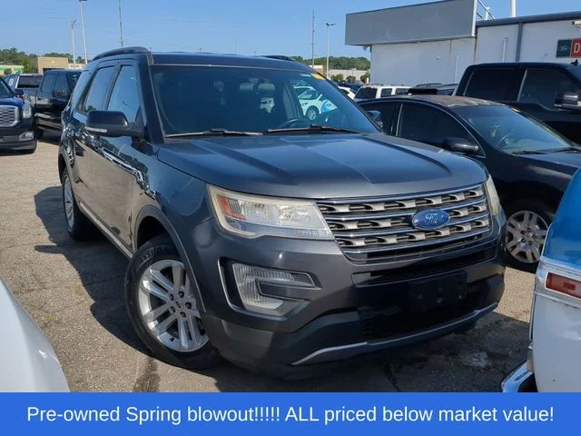 Used 2017 Gray Ford XLT image 5