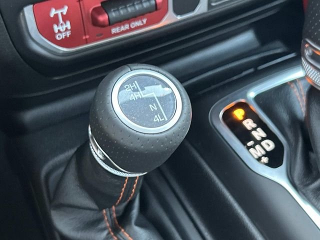 Used 2023 Gray Jeep Mojave image 30
