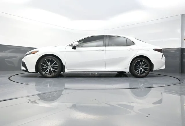 Used 2024 White Toyota SE image 33