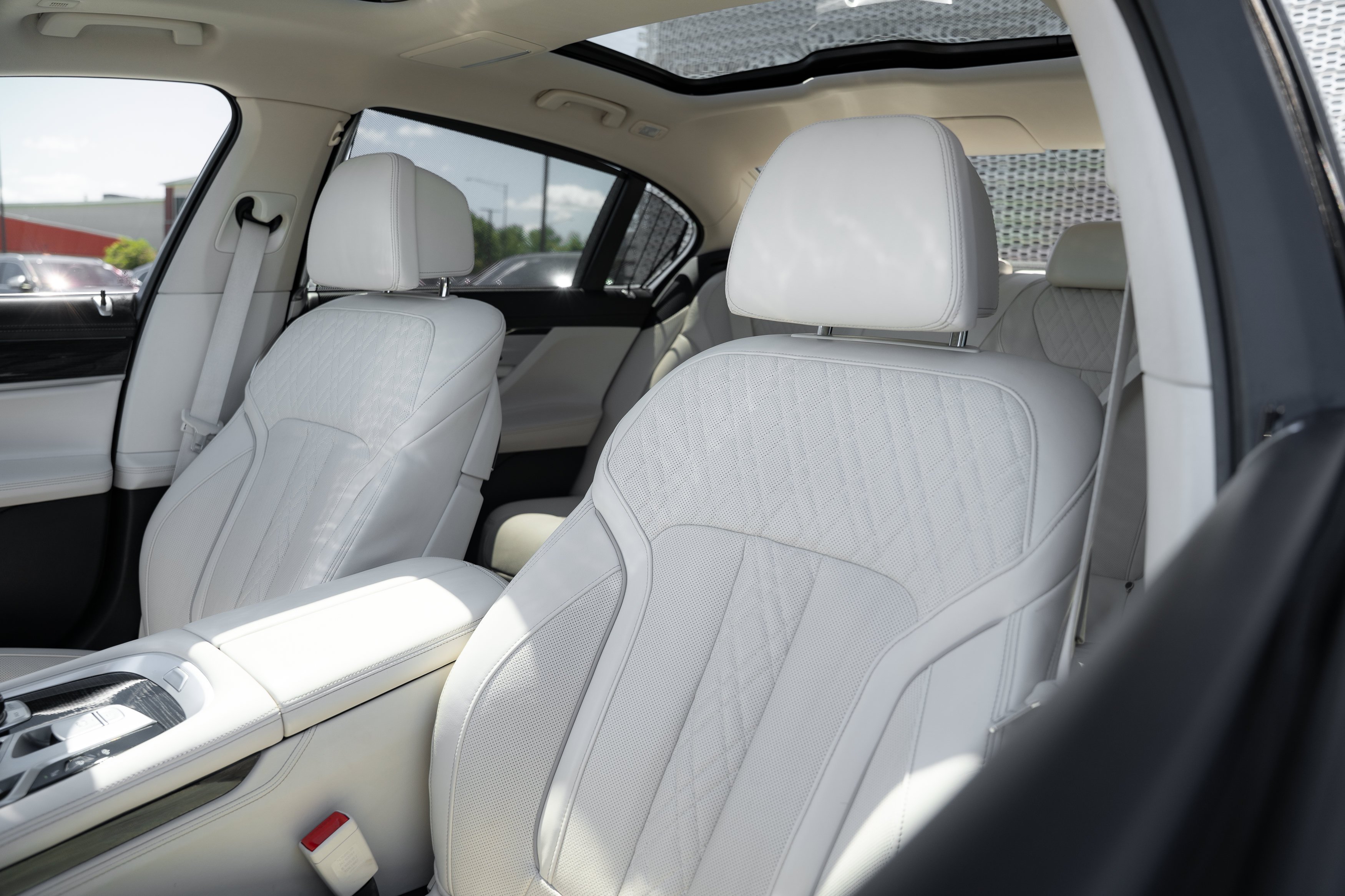 Used 2020 Imperial Blue Metallic BMW 750i xDrive image 23