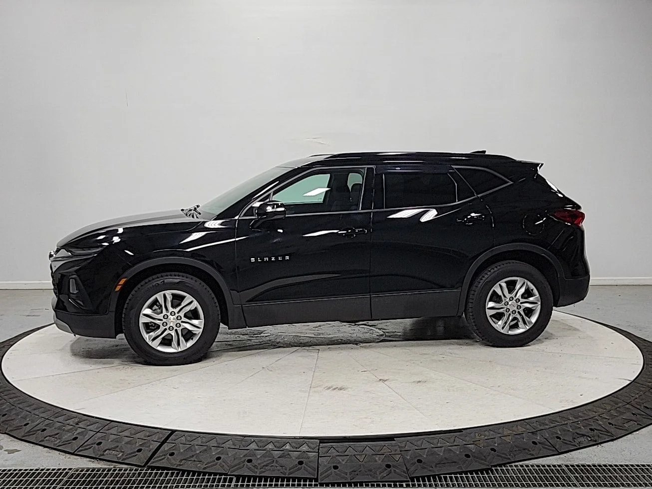 Used 2020 Black Chevrolet LT image 4