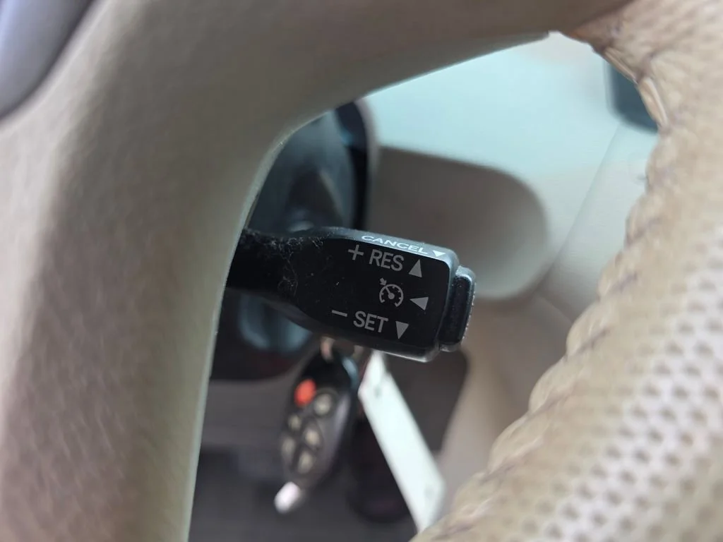 Used 2011  Toyota XLE AAS image 24