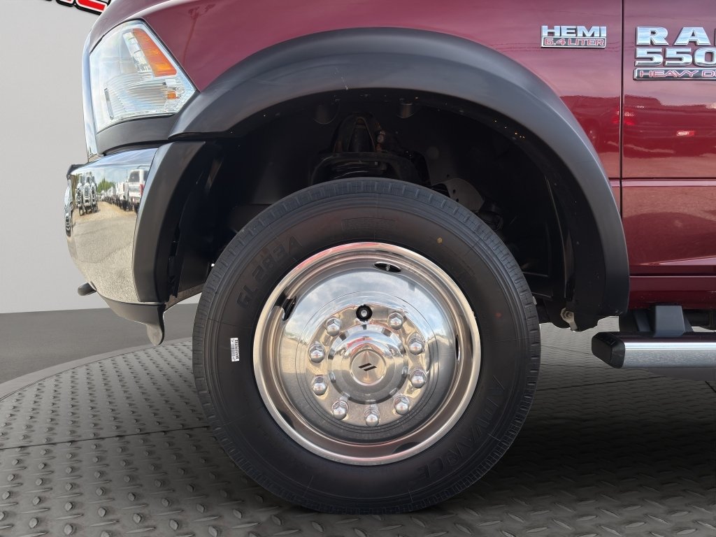 Used 2018 Delmonico Red Pearlcoat Ram SLT image 12