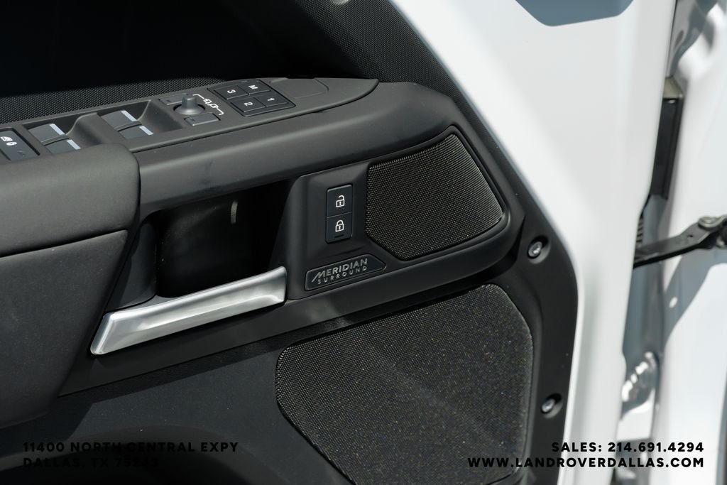 New 2026 Fuji White Land Rover X-Dynamic SE image 45