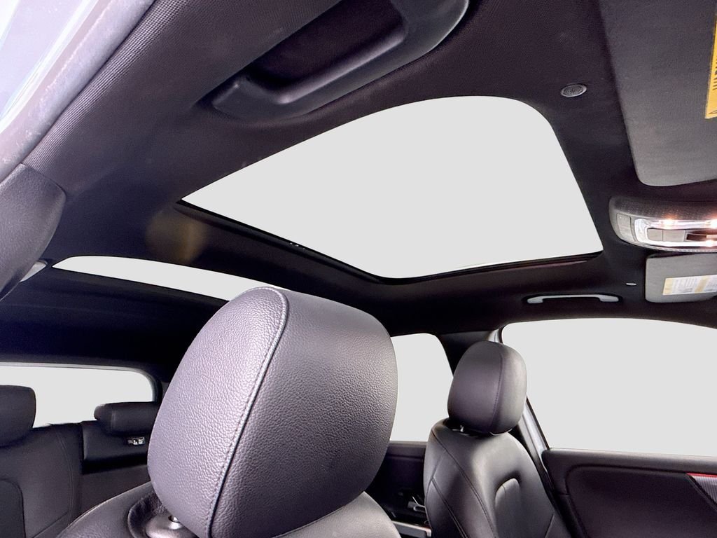 Used 2023 Iridium Silver Metallic Mercedes-Benz GLB 250 image 18