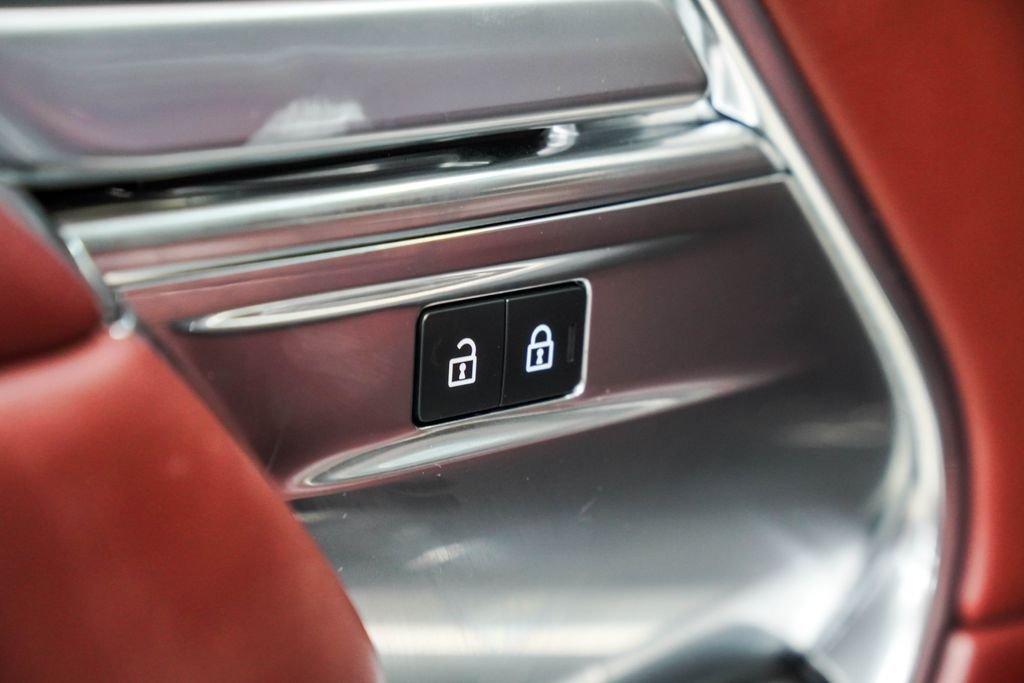 Used 2024 Black Land Rover SE image 44