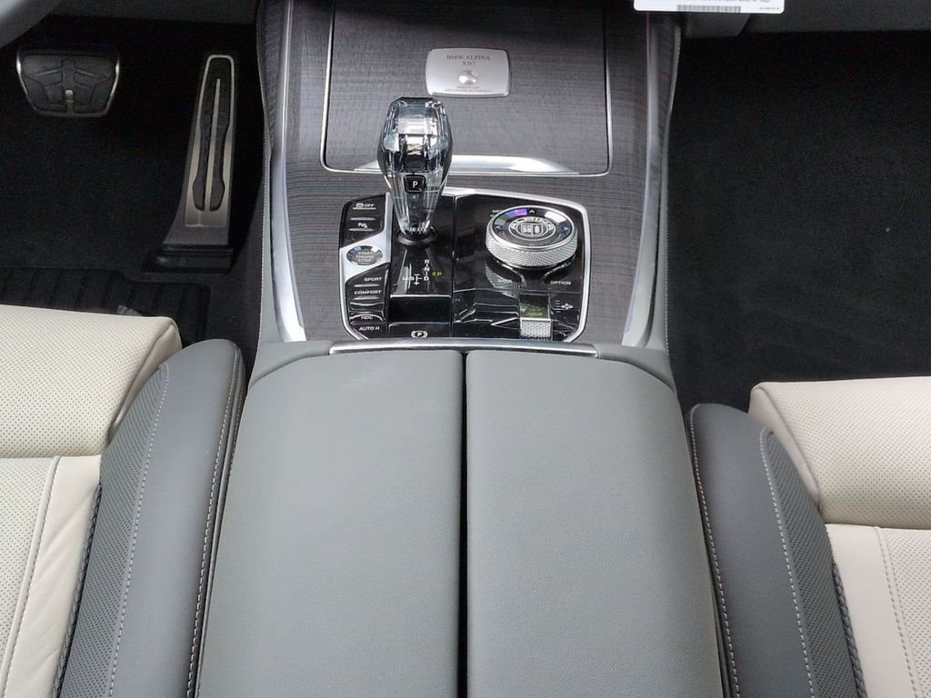 New 2026 Gray Metallic BMW ALPINA XB7 image 19