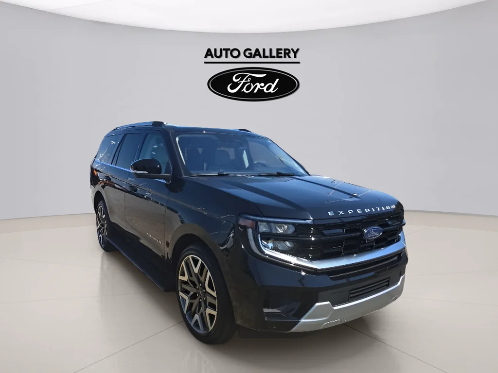 Used 2025 Black Metallic Ford Platinum image 3