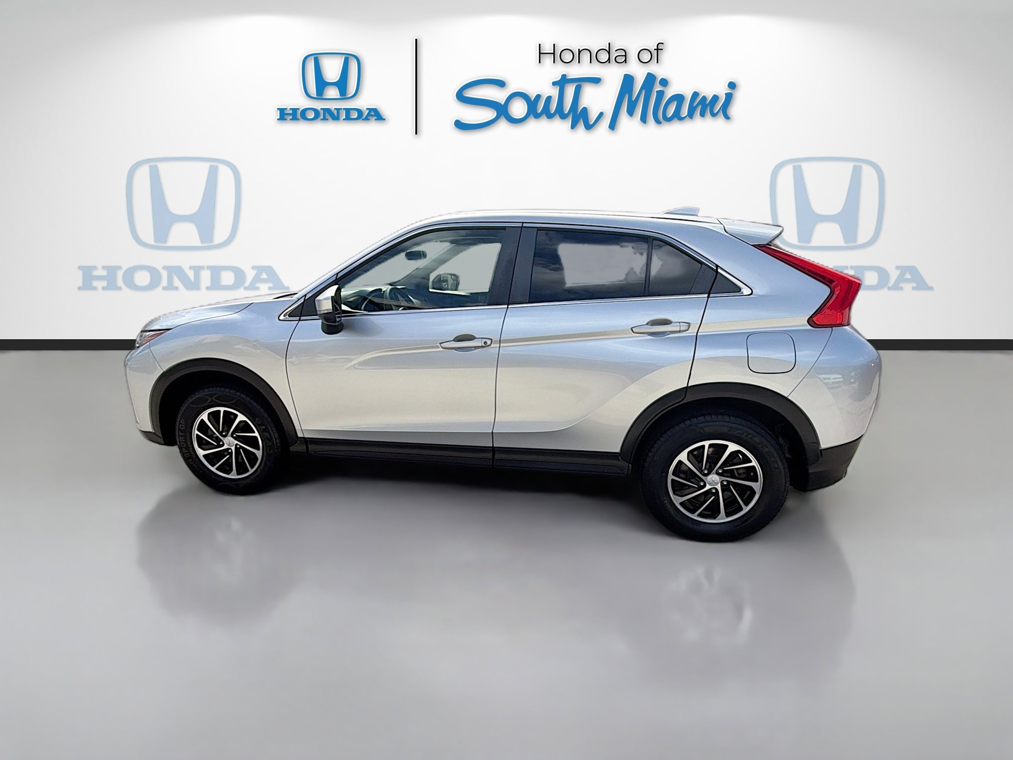 Used 2020 Alloy Silver Metallic Mitsubishi ES image 4
