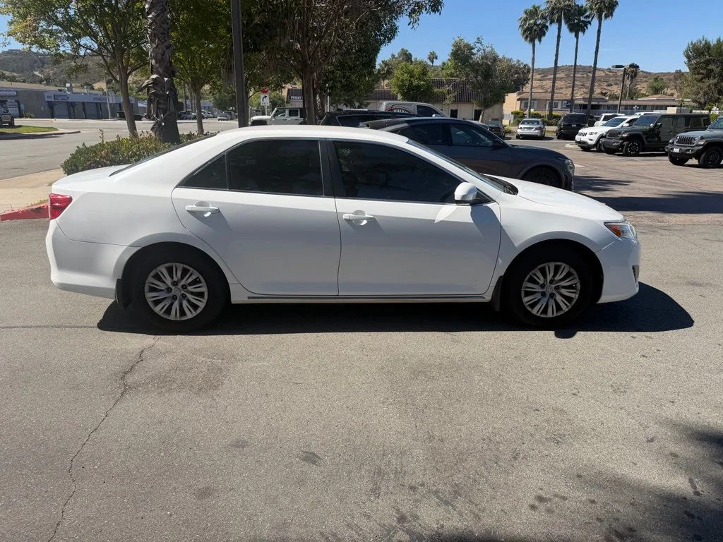 Used 2012 White Toyota LE image 13