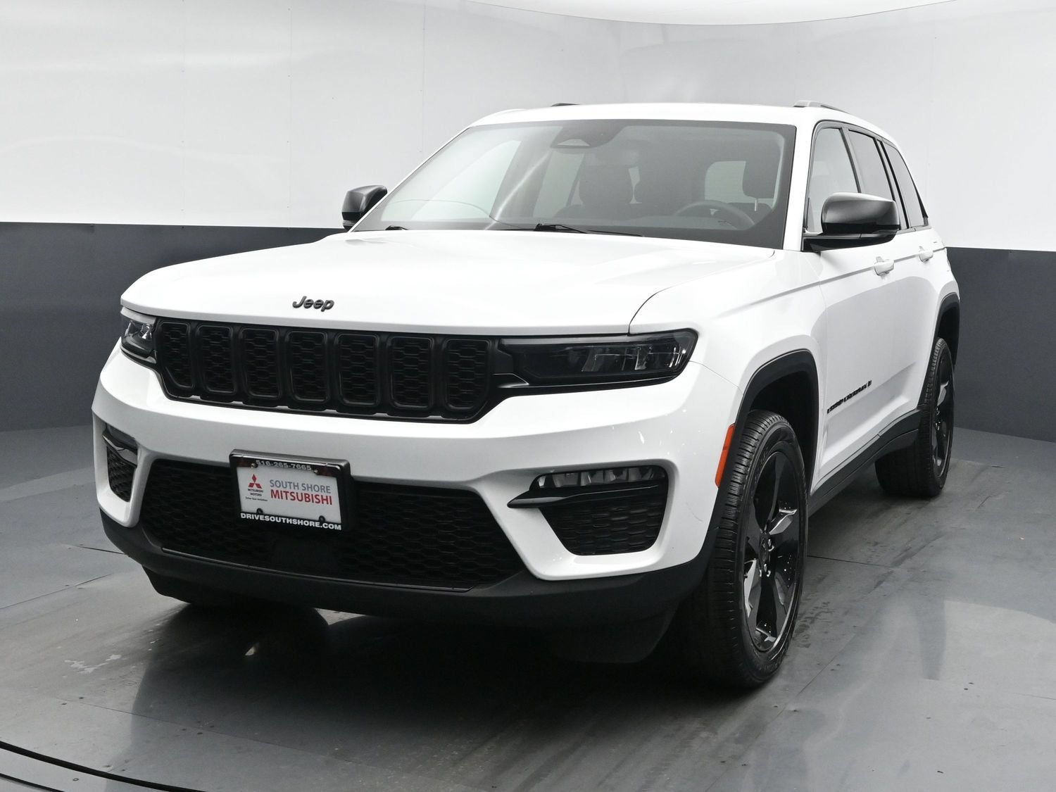 Used 2023 Bright White Clearcoat Jeep Limited image 18