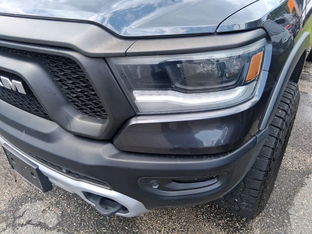 Used 2019 Gray Nissan S image 33