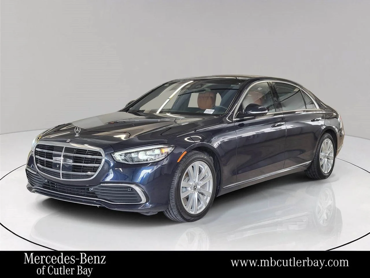 Used 2023  Mercedes-Benz S 500 image 1