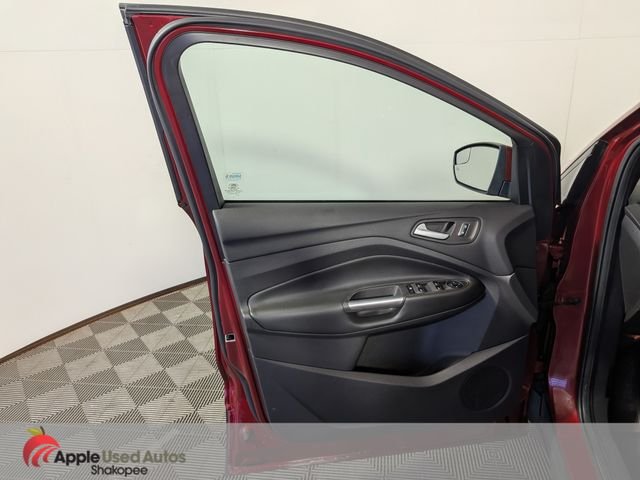 Used 2016 Red Ford SE image 7