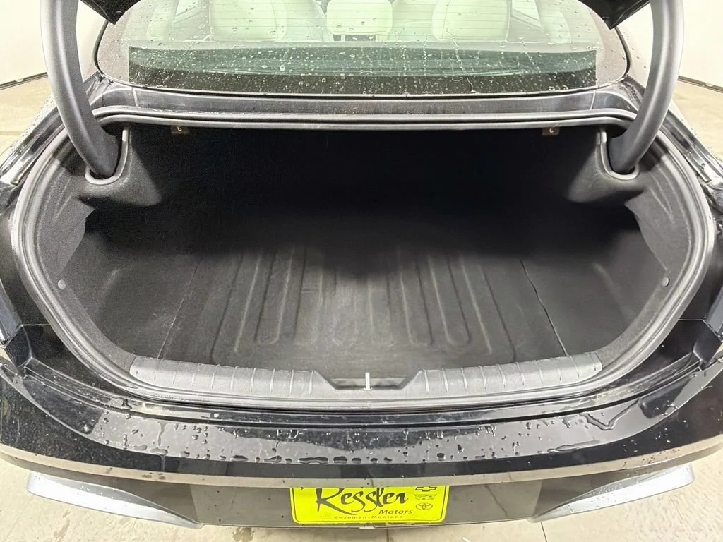 Used 2024 Black Hyundai SEL image 21