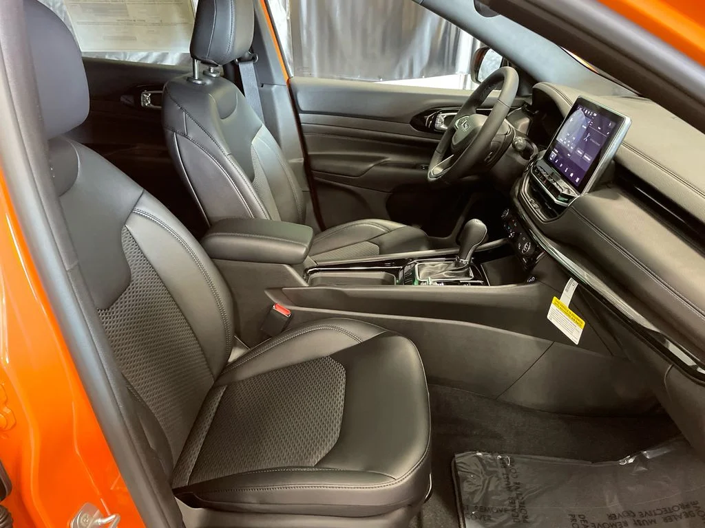 New 2026 Joose Exterior Paint Jeep Latitude Altitude image 25