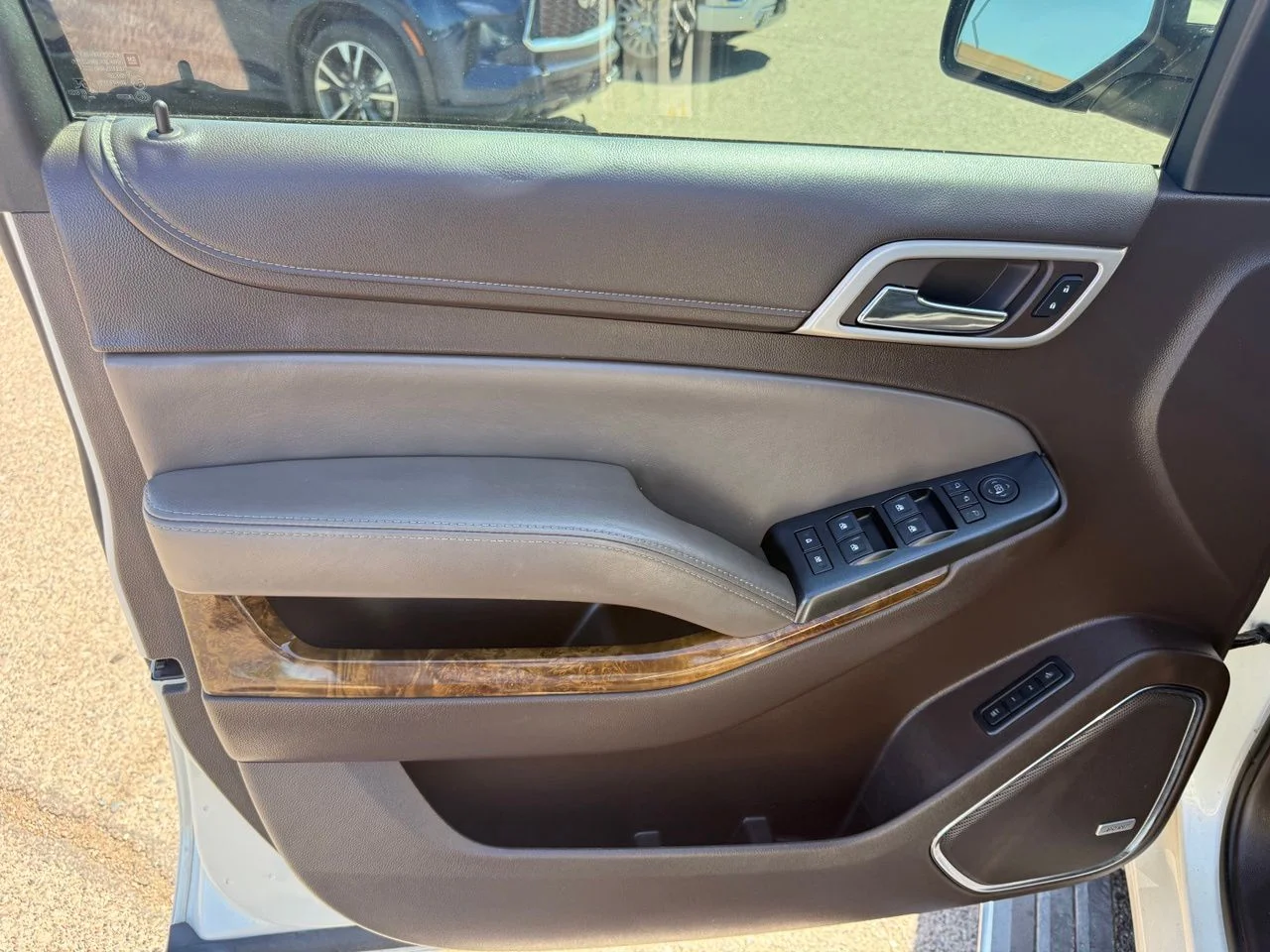 Used 2015 White Diamond Tricoat GMC Denali image 14