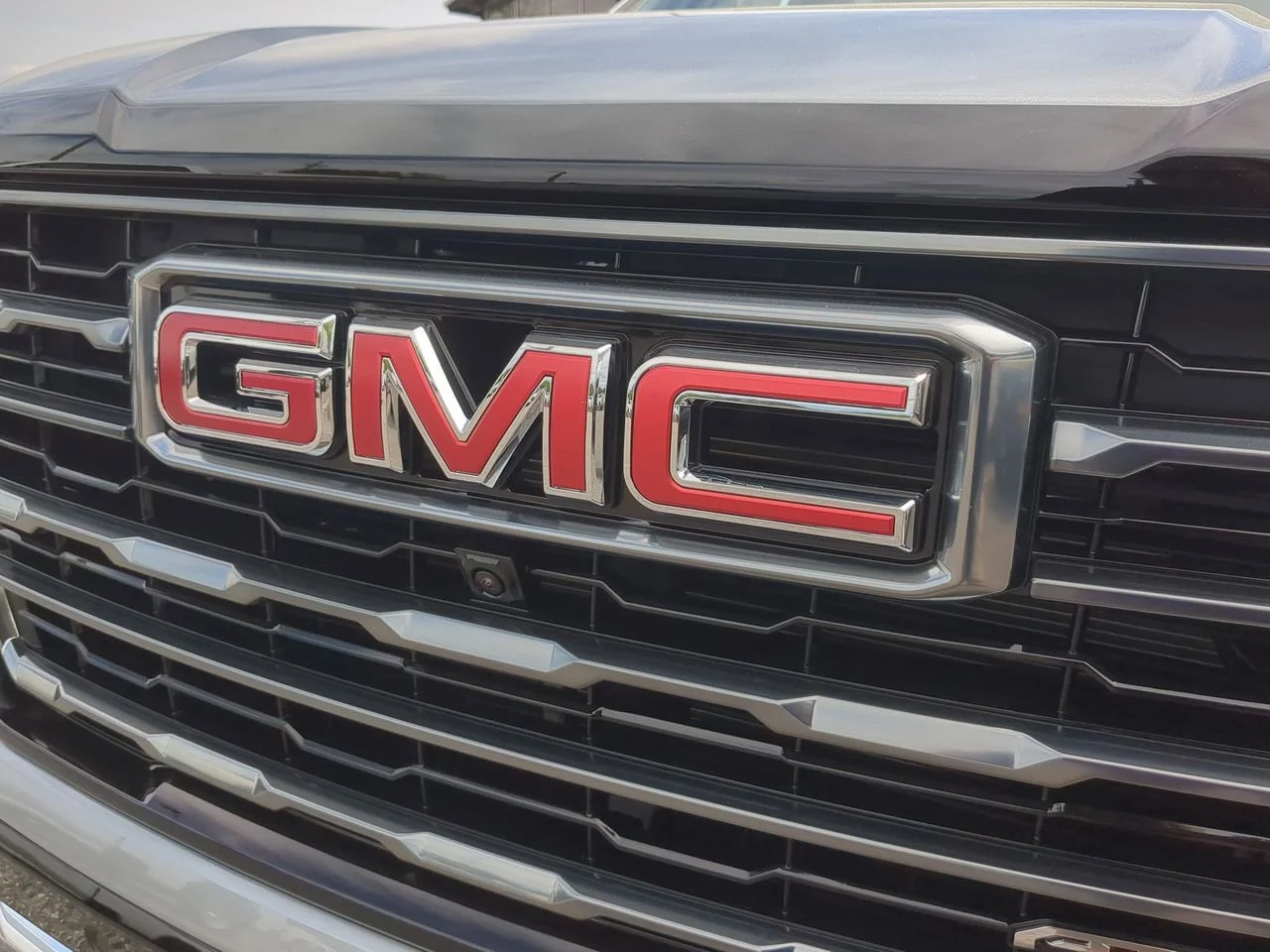 New 2026 Sterling Metallic GMC AT4 image 32