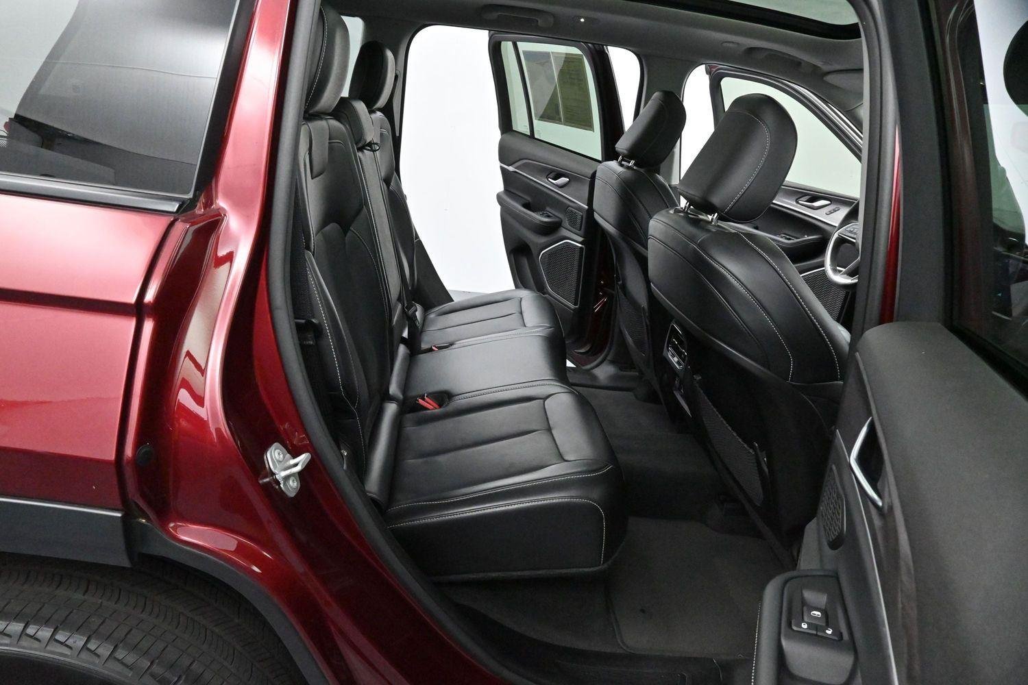 Used 2022 Red Jeep Limited image 35