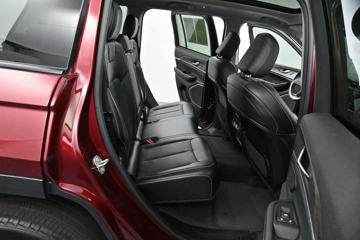 Used 2022 Red Jeep Limited image 35