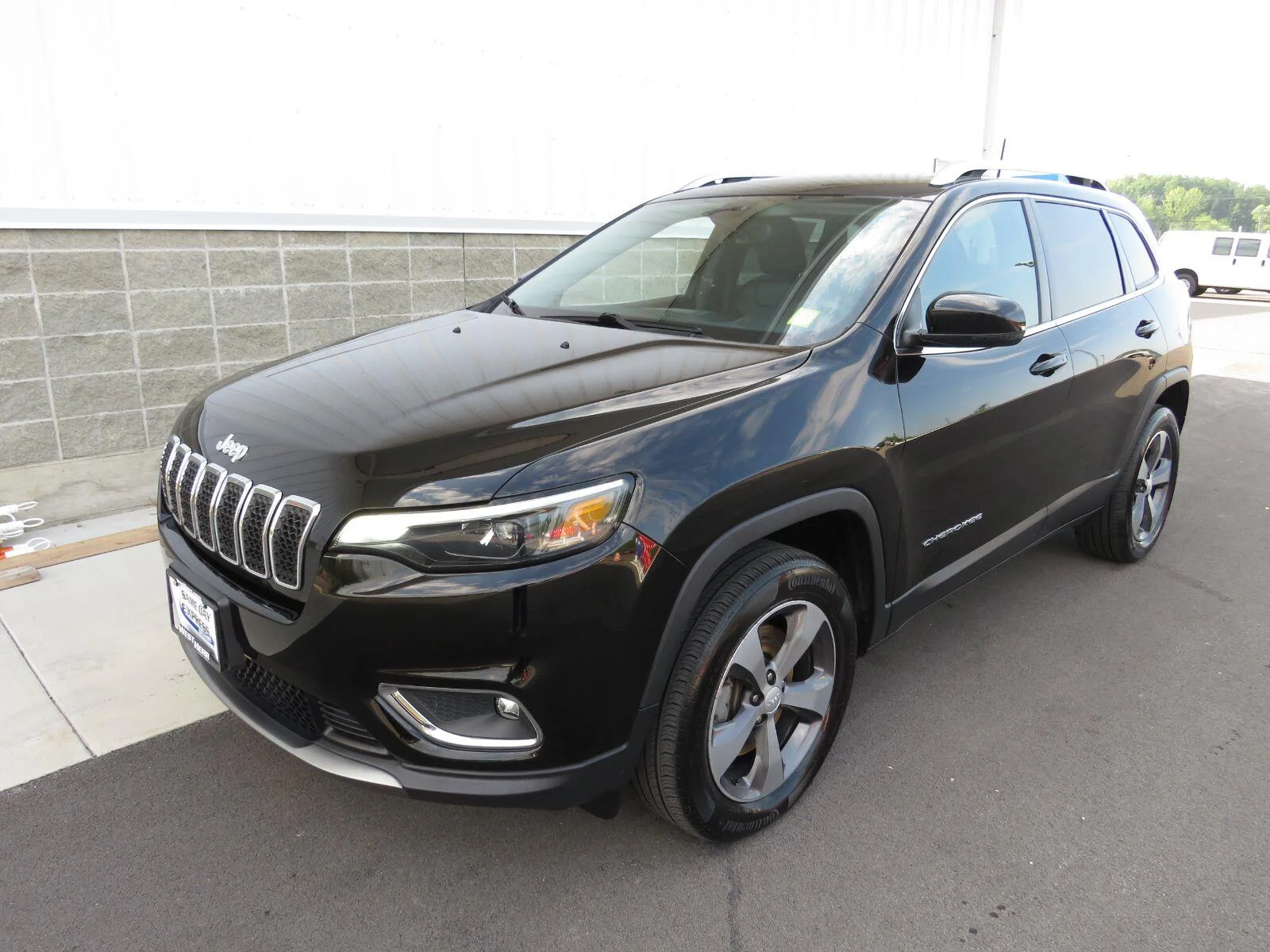Used 2019 Diamond Black Cry Jeep Limited image 12
