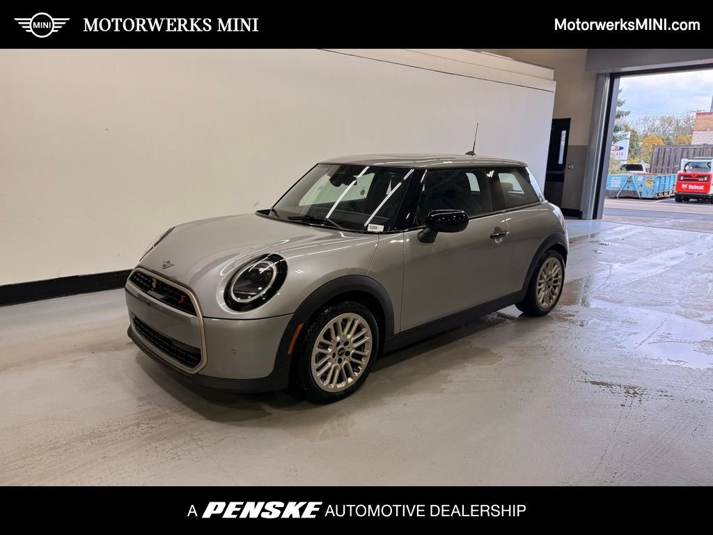 2025 MINI Hardtop Cooper S's photo