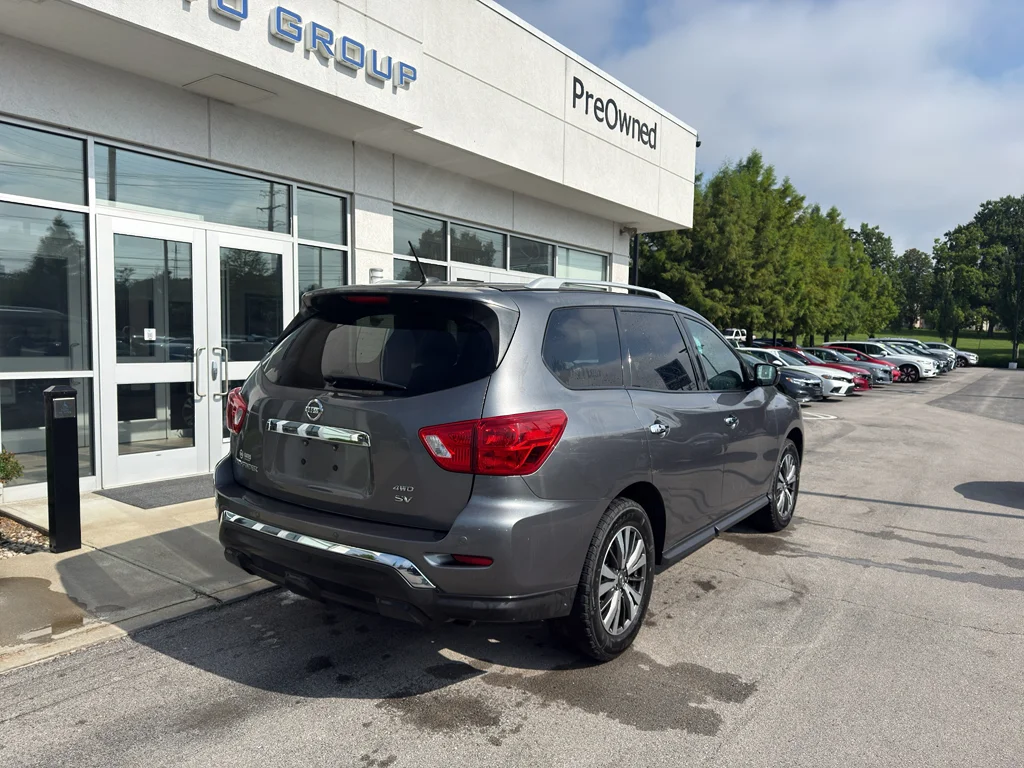 Used 2017 Gray Nissan SV image 3