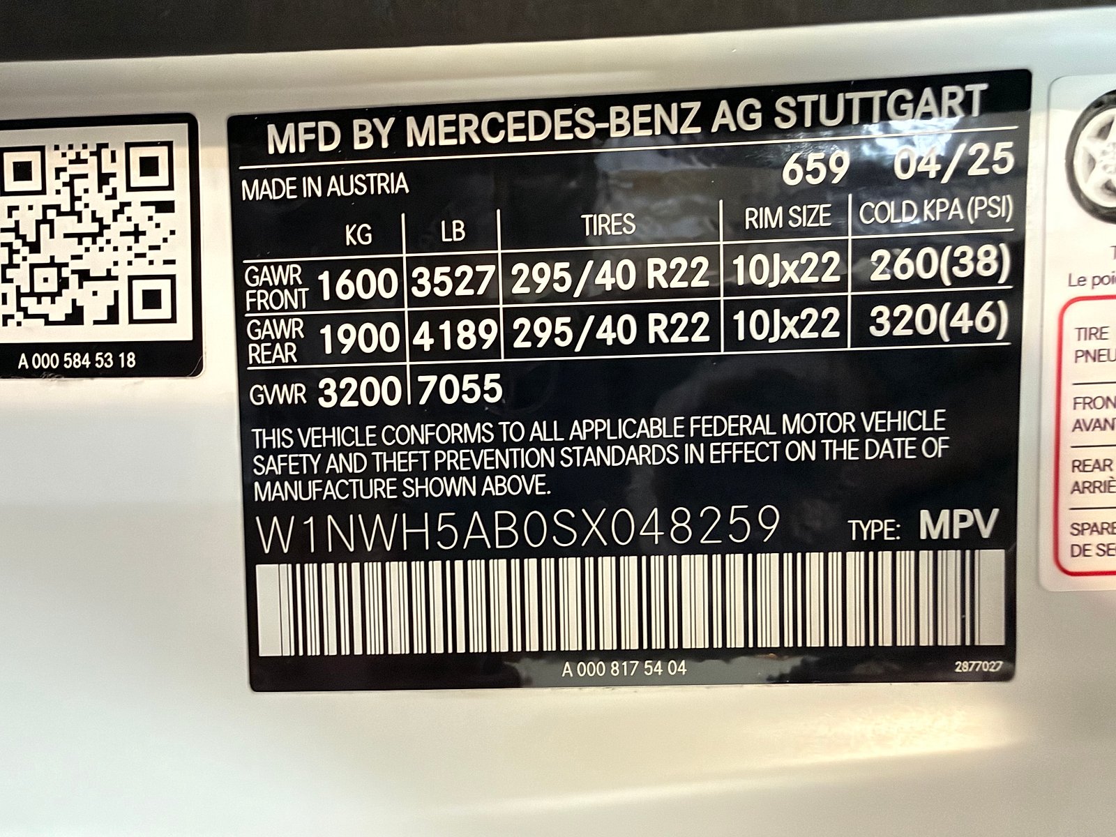 Certified Used 2025 MANUFAKTUR Moonlight White Magno Mercedes-Benz  image 25