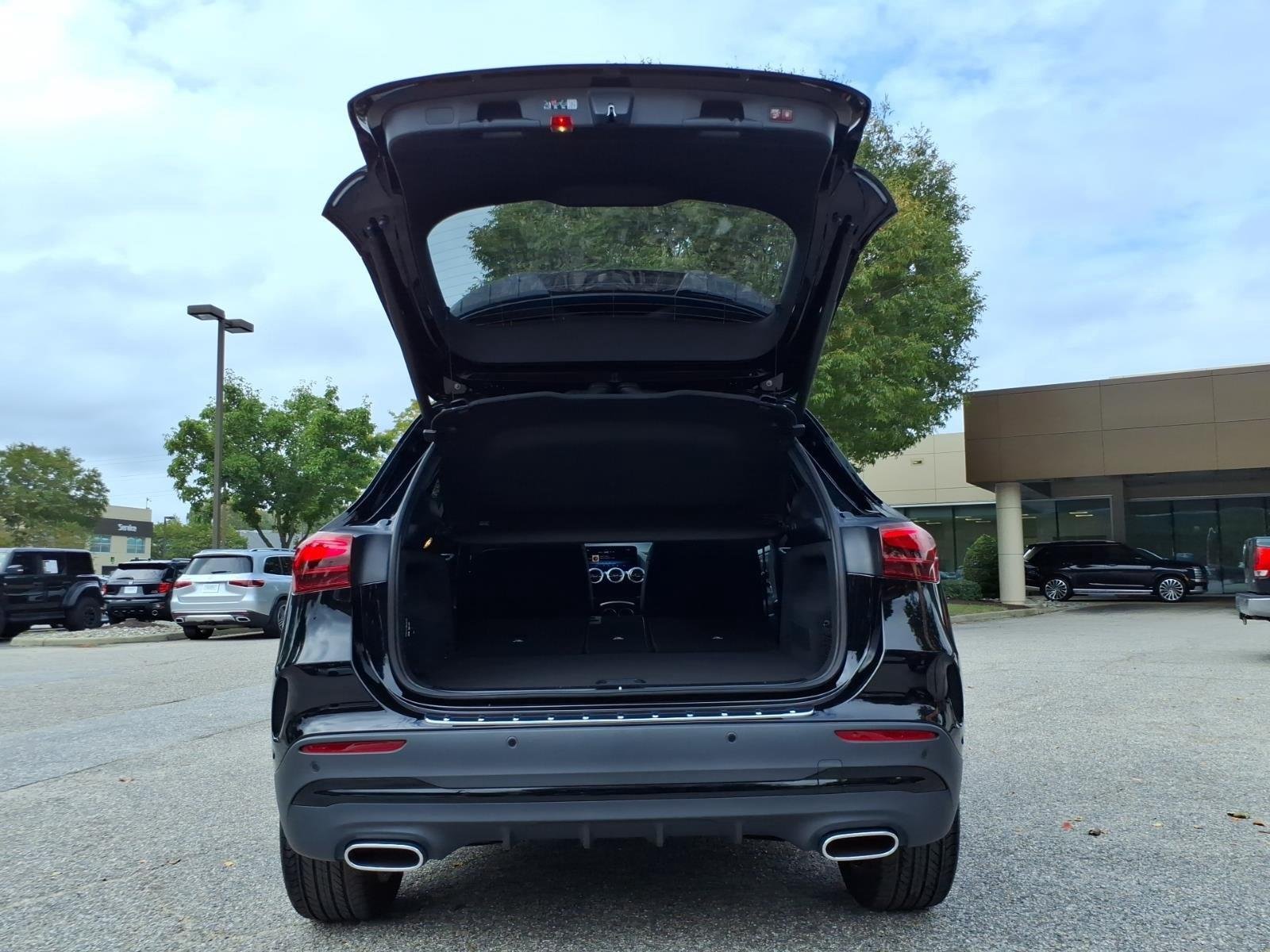 Used 2026 Night Black Mercedes-Benz GLA 250 image 30
