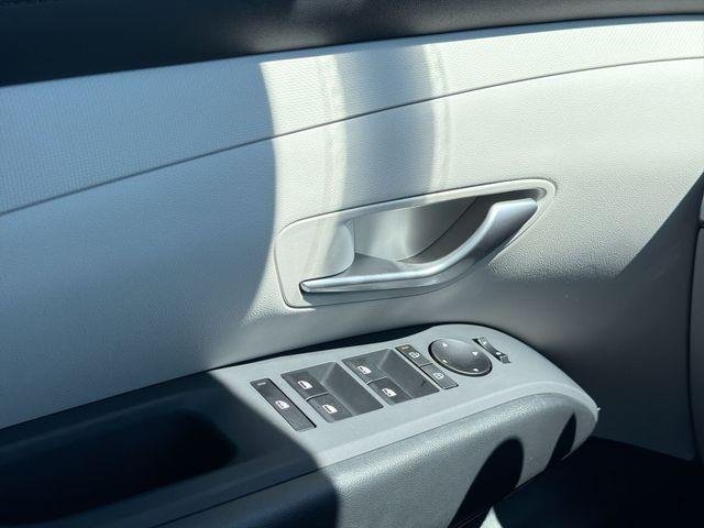 New 2026 White Hyundai SEL AWD image 17