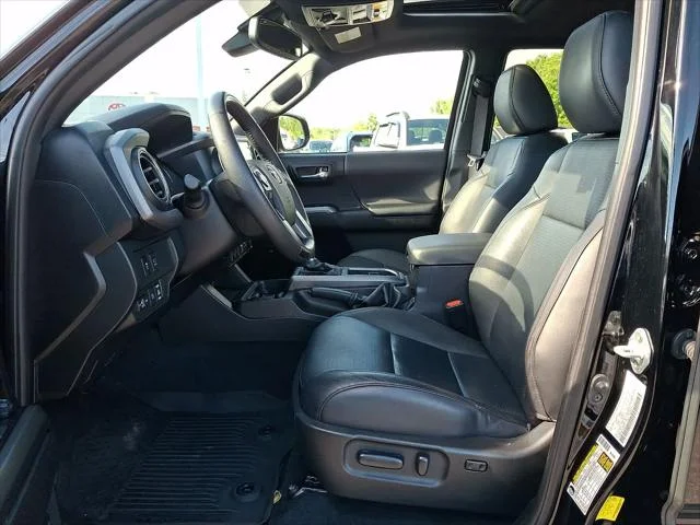 Certified Used 2023 BLACK Toyota  image 15