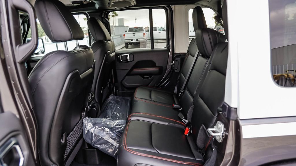 New 2026 Crystal Metallic Jeep Rubicon image 23