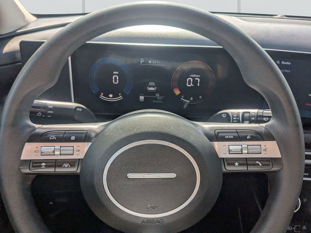 Used 2025 Green Hyundai SEL image 34