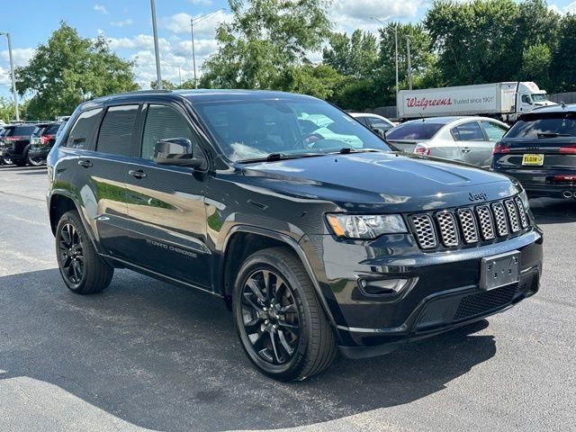 Used 2022 Black Jeep Laredo X image 3