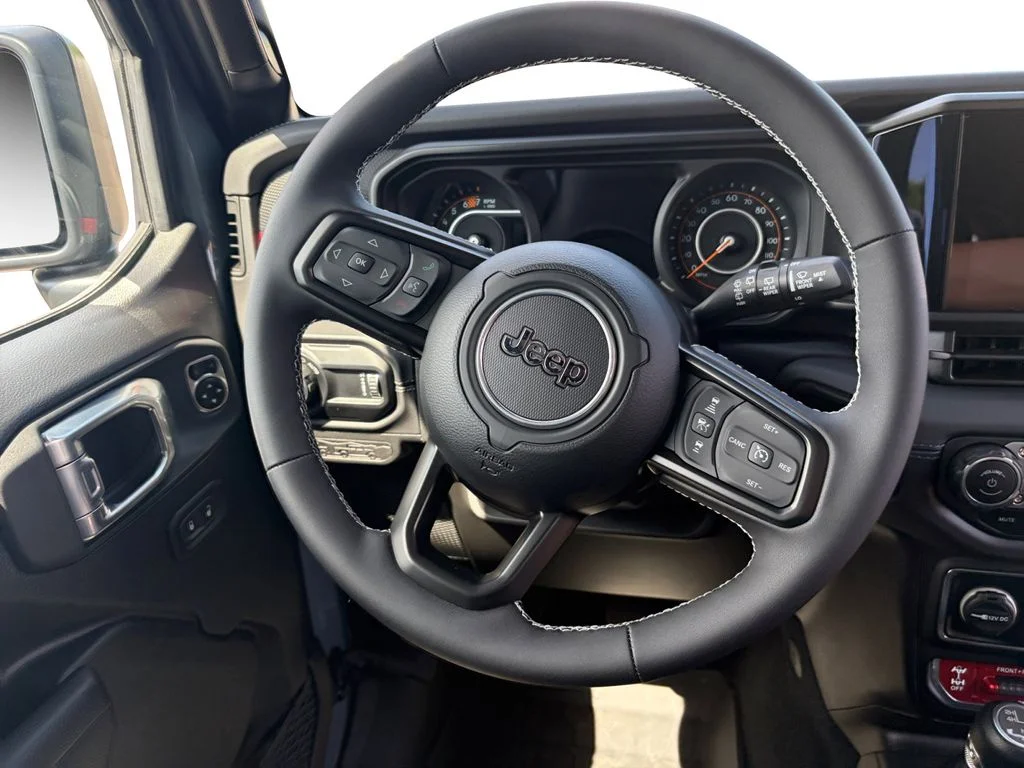 Used 2025 Gray Jeep Rubicon image 13