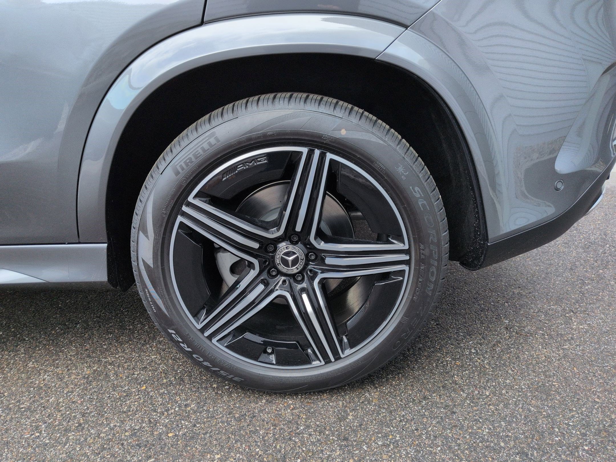 New 2026 Selenite Grey Metallic Mercedes-Benz GLE 450 image 16
