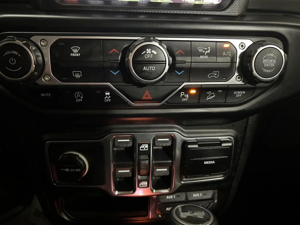 Used 2021 Gray Jeep Unlimited Sahara image 29