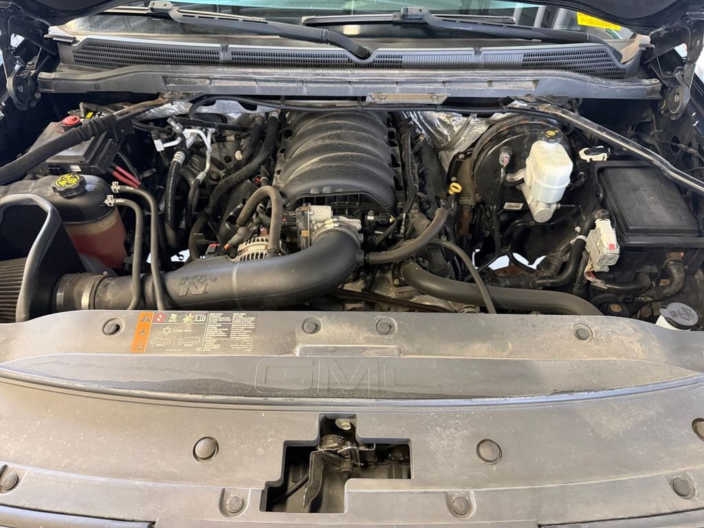 Used 2018 Black GMC SLE image 14