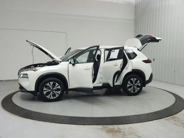 Used 2022 White Nissan SV image 13