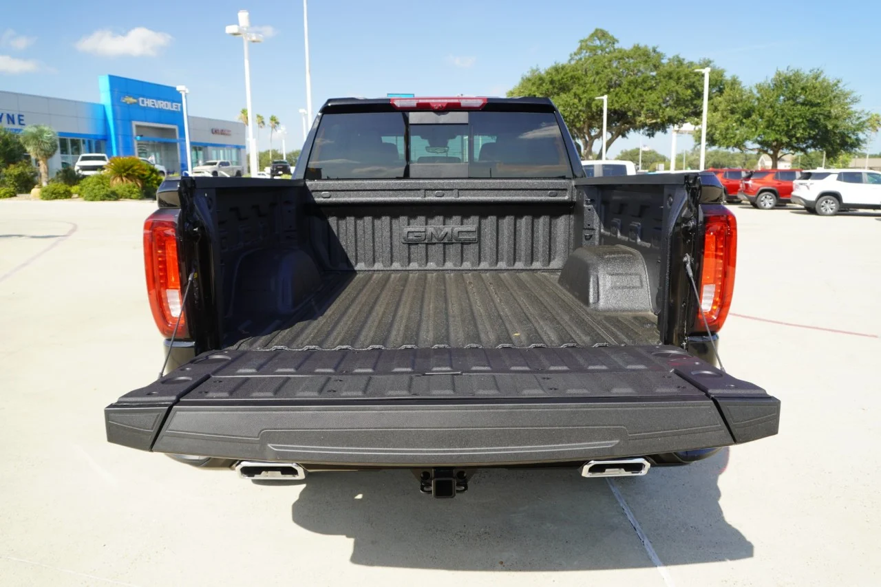 2026 GMC Sierra 1500 AT4 - Photo 9