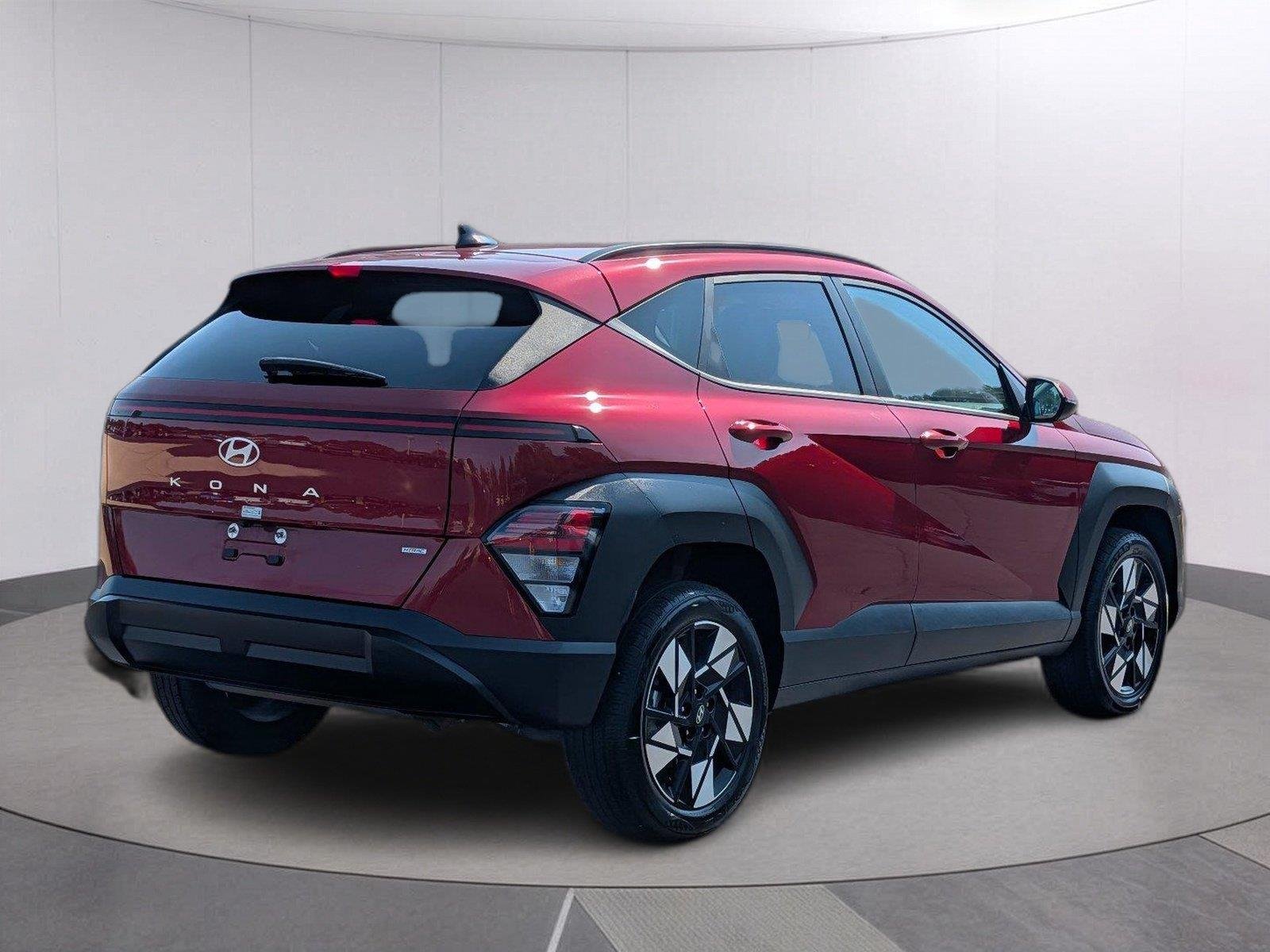 Used 2025 Ultimate Red Metallic Hyundai SEL image 5