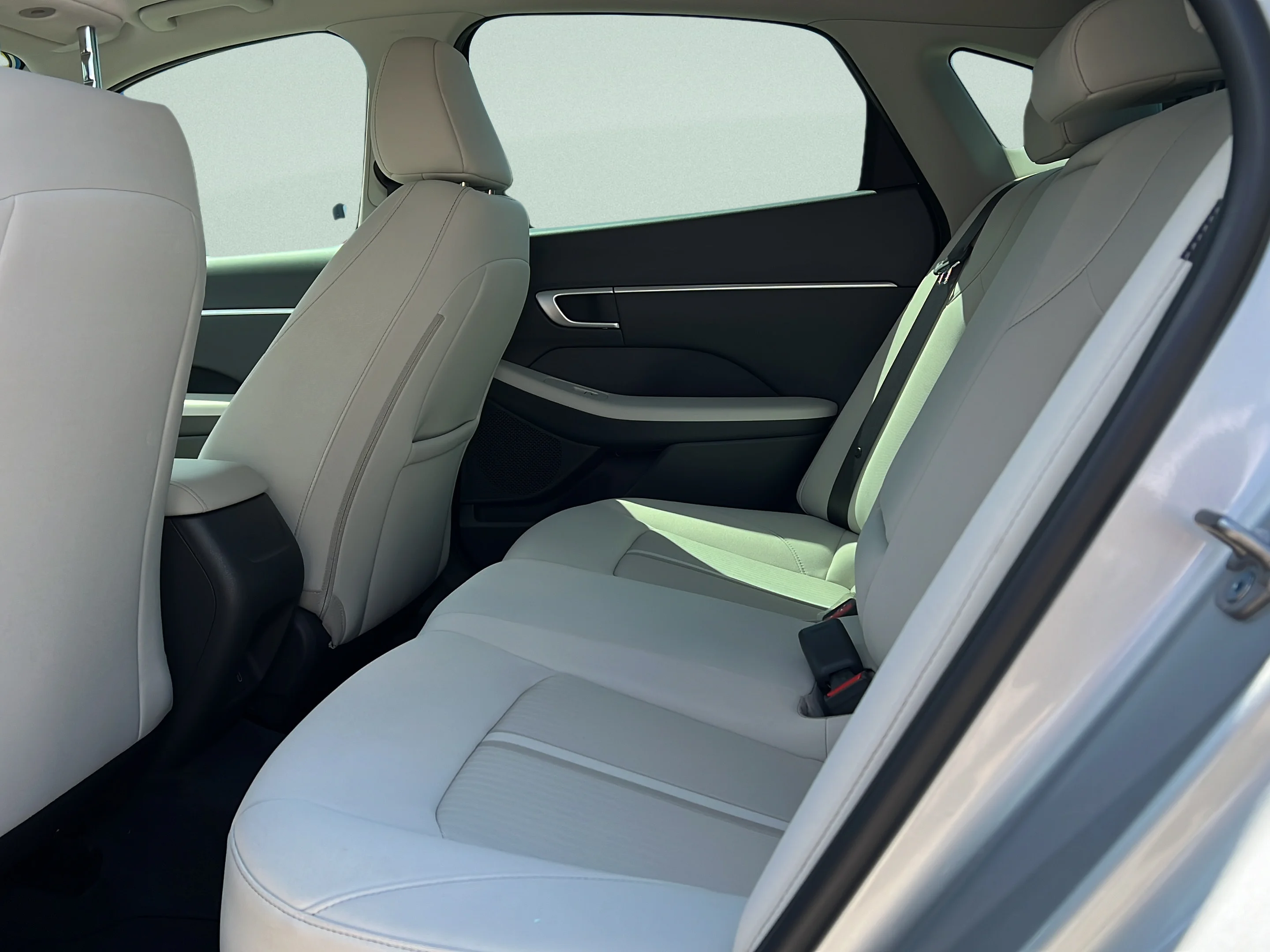 Used 2024 Aero Silver Hyundai SEL image 12