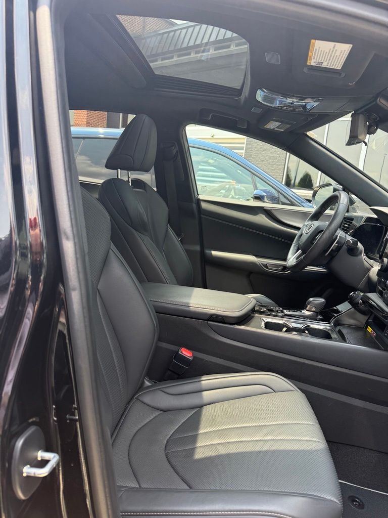 Used 2024 Obsidian Lexus 350 F SPORT Handling image 4
