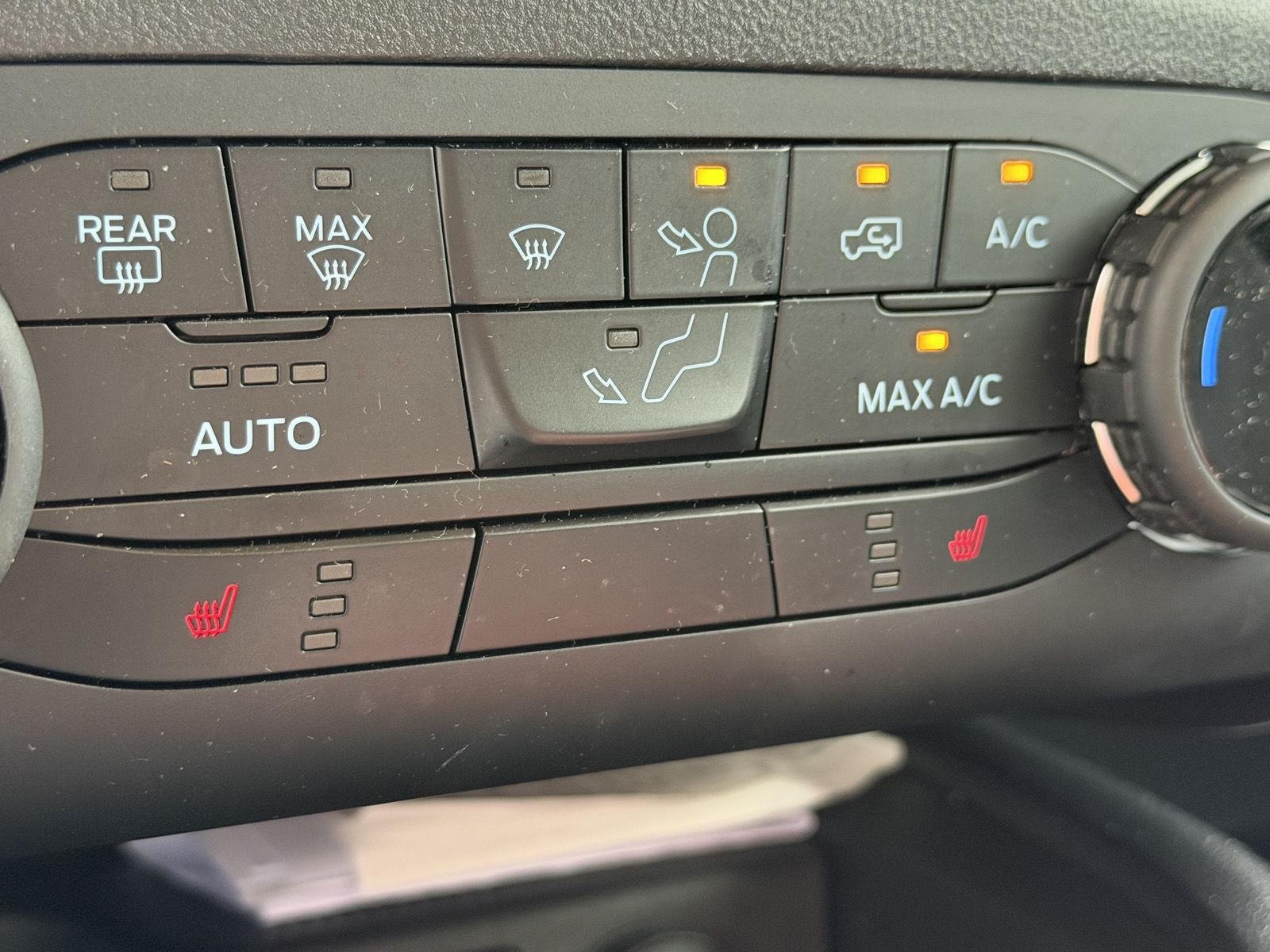 Used 2024 Atlas Blue Ford Badlands image 8