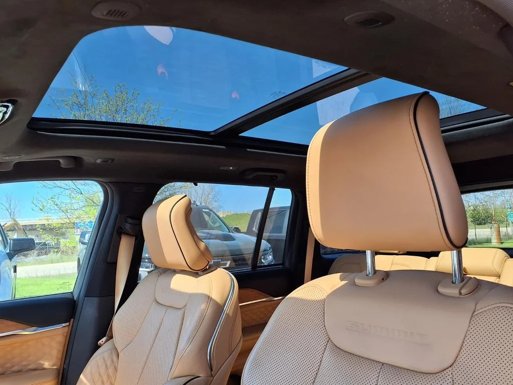 Used 2024 Black Jeep Summit Reserve image 21