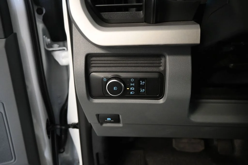 New 2026 Oxford White Ford XL image 14