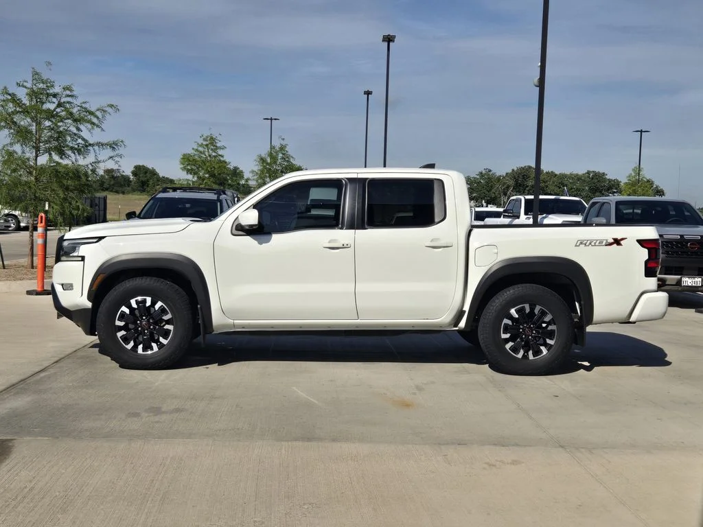 Used 2024 White Nissan PRO-X image 3